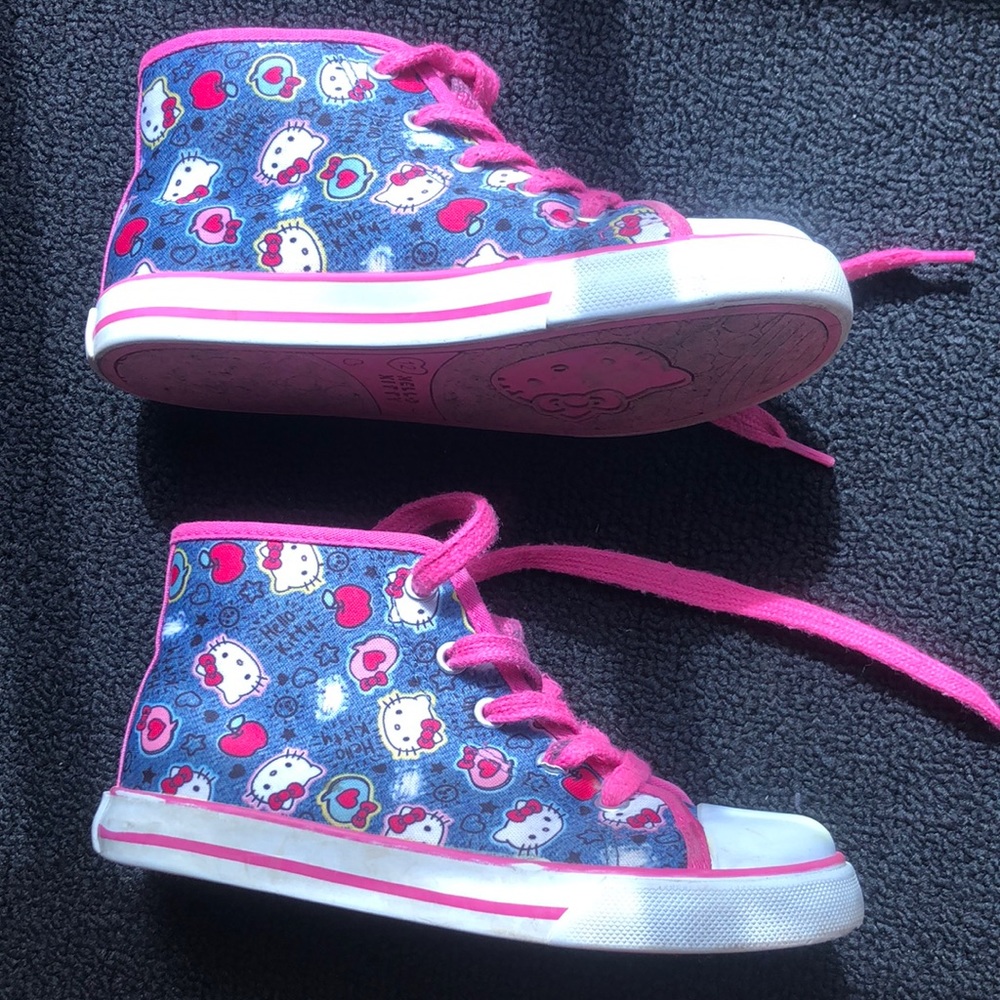 Hello Kitty Shoes